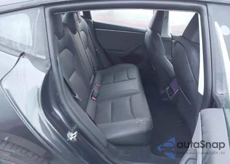 2025 Tesla Model 3 Long Range Rear-Wheel Drive z USA, uszkodzony, nr VIN 5YJ3E1EA6SF933847